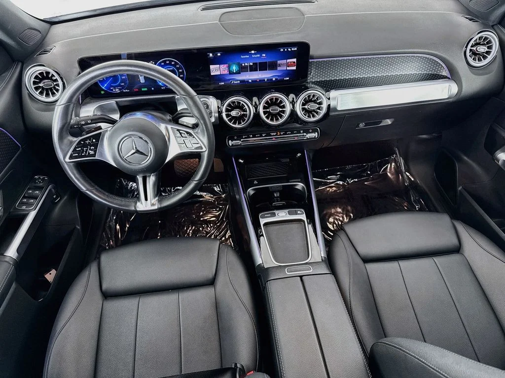 Used 2024 White Mercedes-Benz 250+ image 23