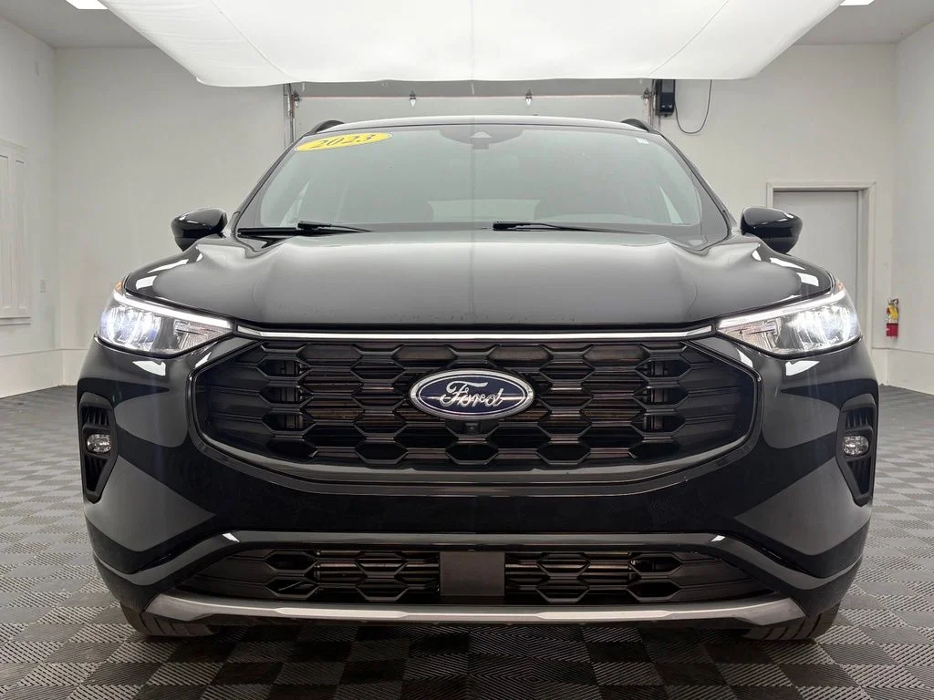 Used 2023 Agate Black Metallic Ford ST-Line Select image 13
