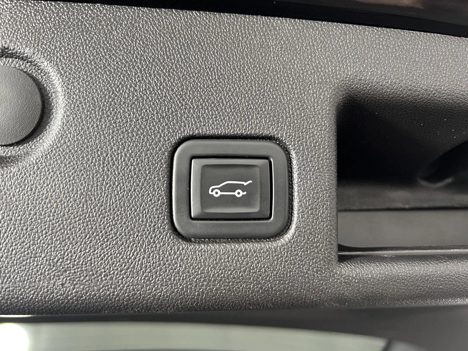 Used 2024 Mosaic Black Metallic Chevrolet RS image 23