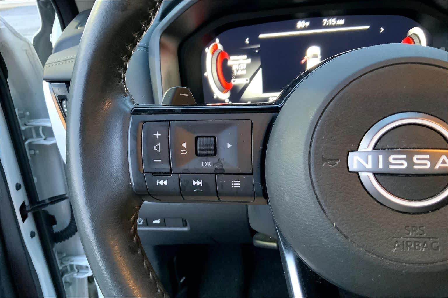 Used 2024 Everest White Pearl Nissan SL image 21