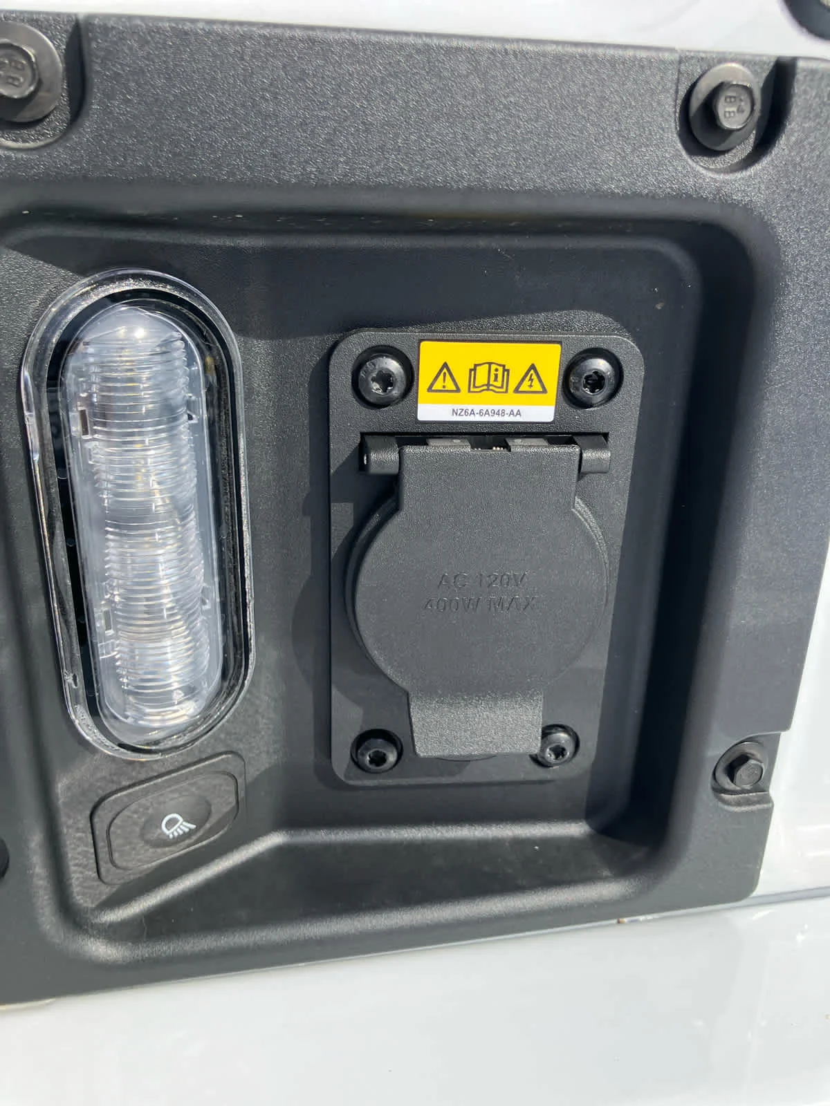 New 2026 Oxford White Ford XLT image 23
