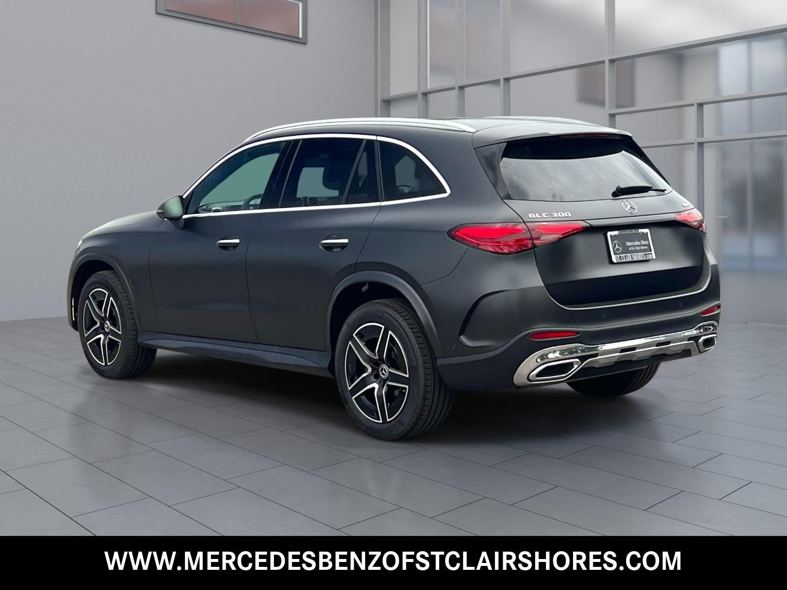 New 2026 MANUFAKTUR exclusive graphite grey magno Mercedes-Benz GLC 300 image 3