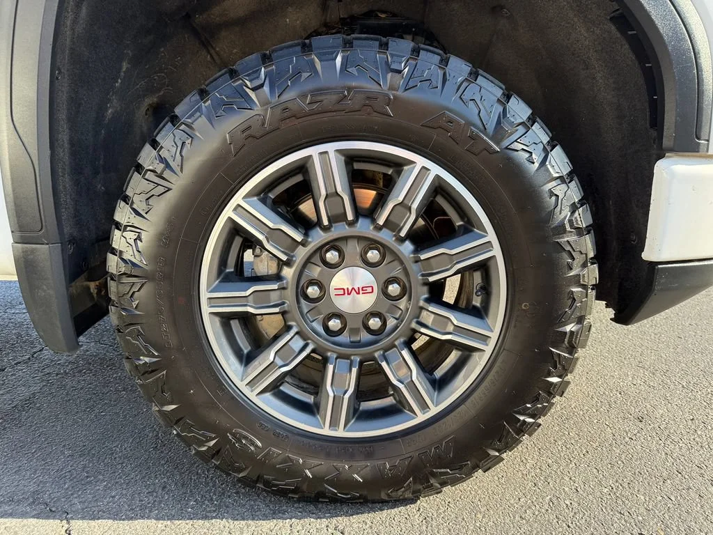 Used 2025 Summit White GMC AT4 image 14