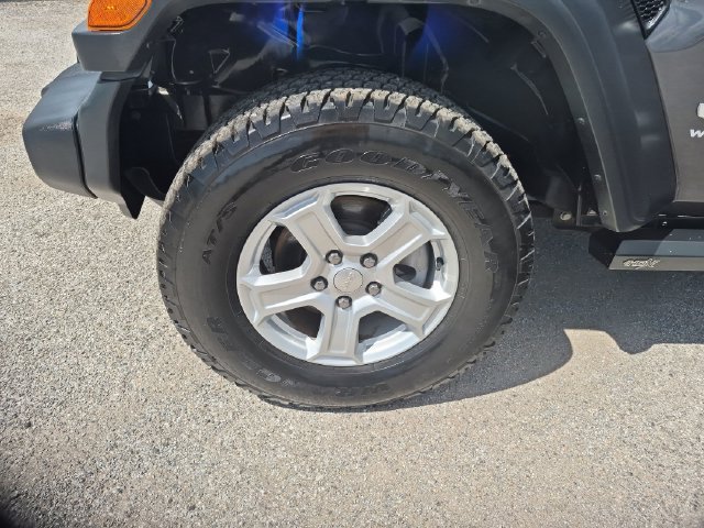 Used 2020 Crystal Metallic Jeep Sport S image 13