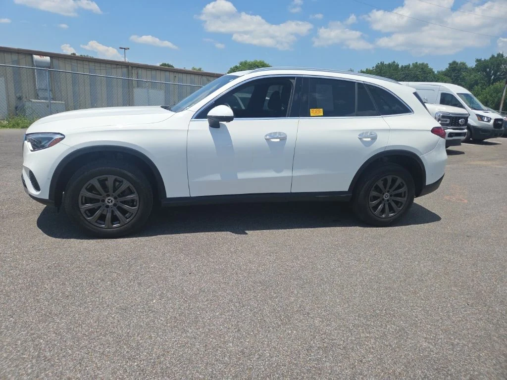 Used 2024 White Mercedes-Benz GLC 300 image 3
