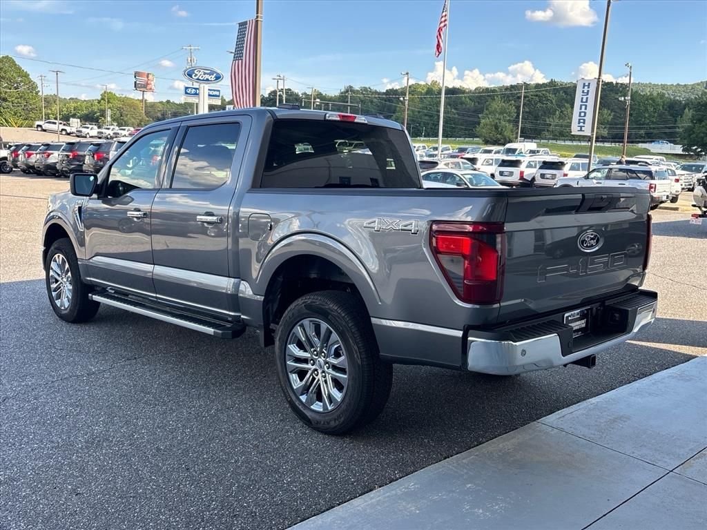 New 2026 Carbonized Gray Metallic Ford XLT image 2