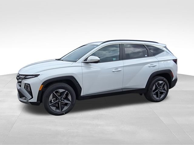 Used 2025 White Hyundai SEL Convenience image 4