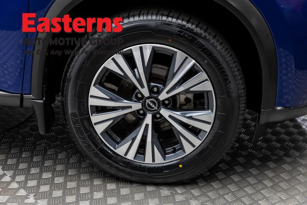 Used 2023 Blue Nissan SV image 32
