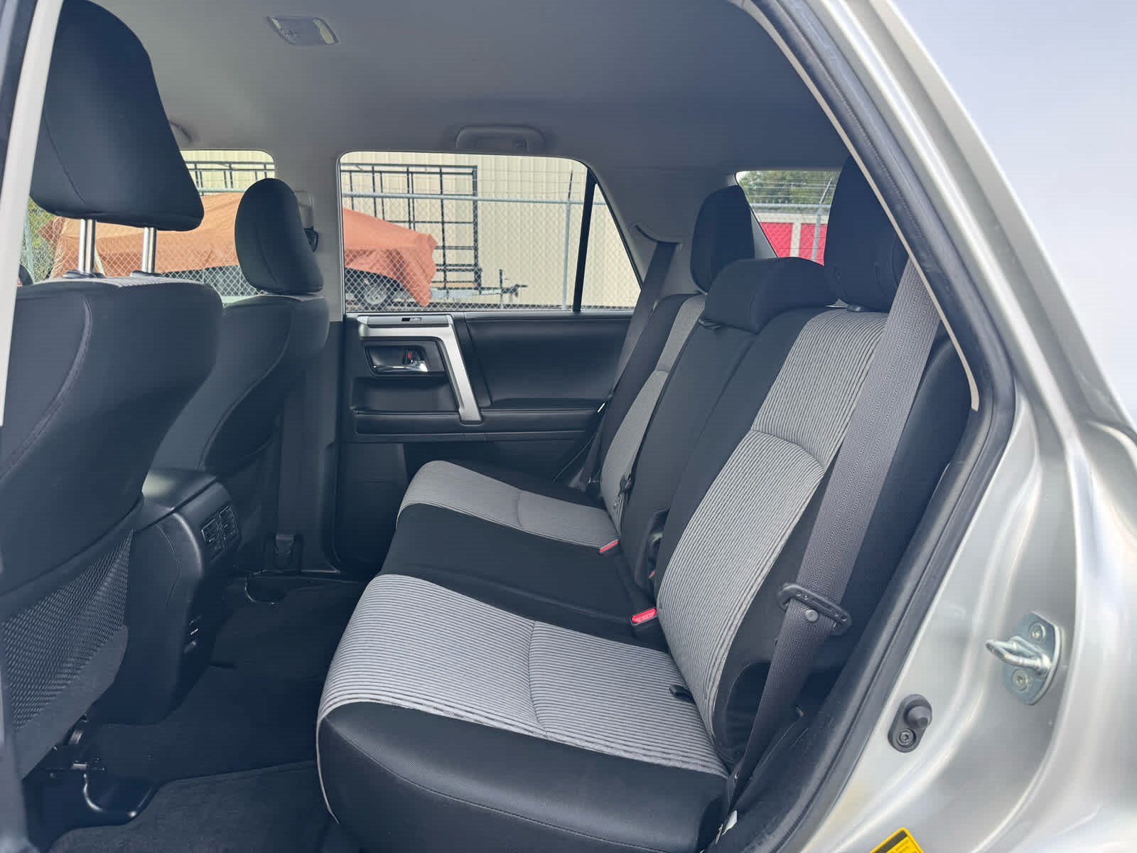 Used 2018 Classic Silver Metallic Toyota SR5 image 4