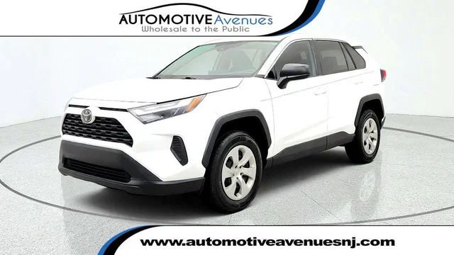 2024 Toyota RAV4 LE FWD