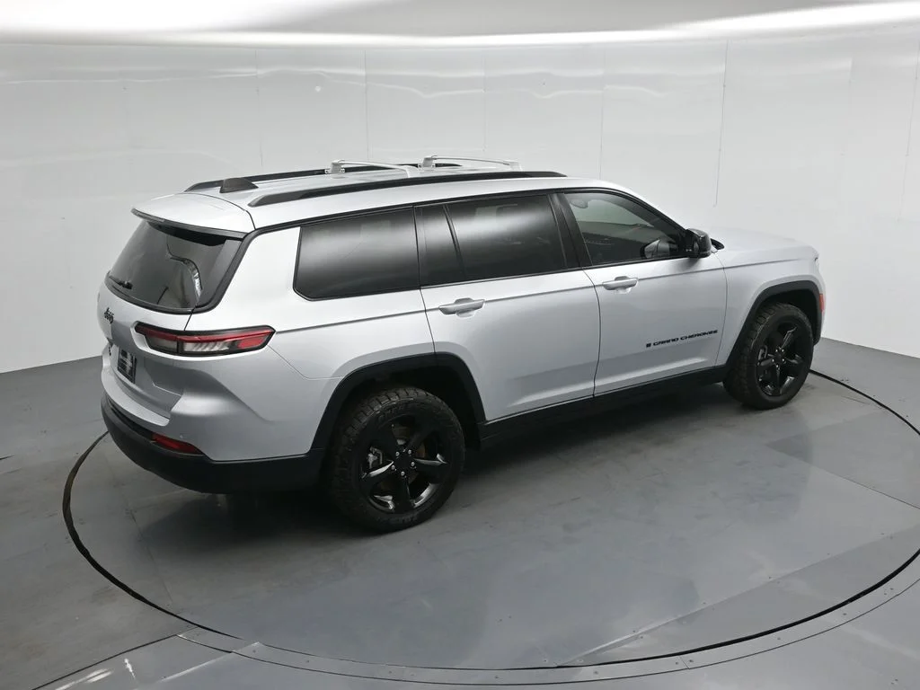 Certified Used 2021 Silver Jeep Altitude image 38