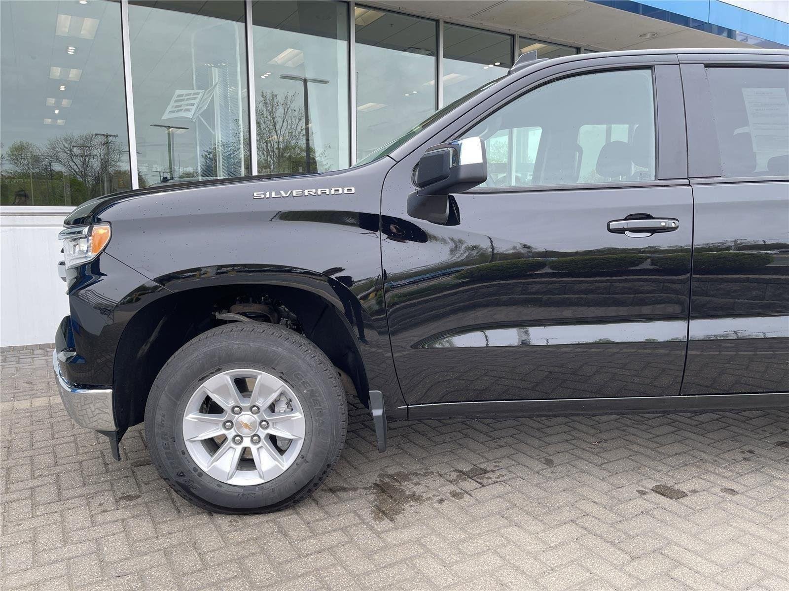 2025 Chevrolet Silverado 1500 LT - Photo 9