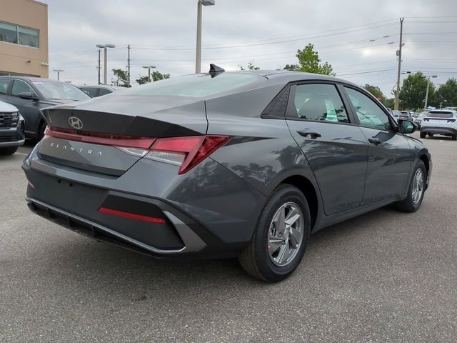 New 2026 Gray Hyundai SE image 30