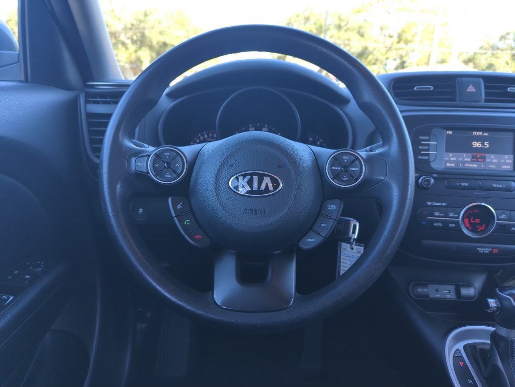 Used 2017 Gray Kia Plus image 17