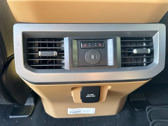 New 2027 Oxford White Ford Lariat image 45
