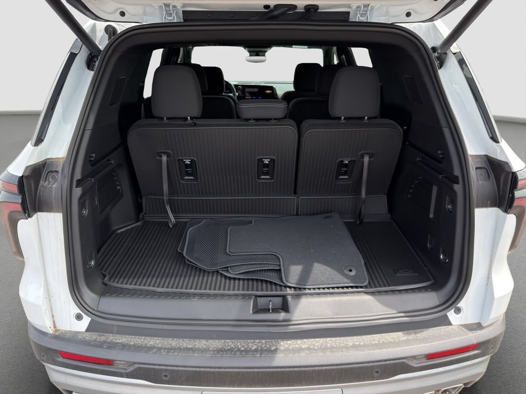 2026 Chevrolet Traverse LT - Photo 17
