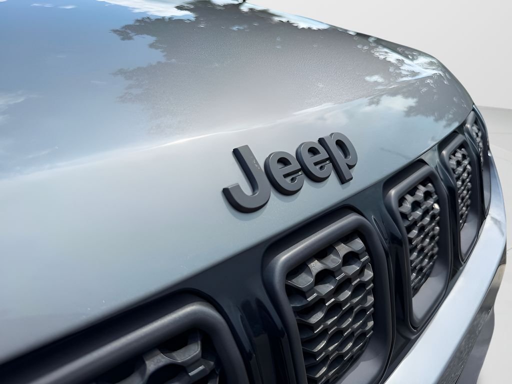 Used 2023 Silver Jeep Limited image 27