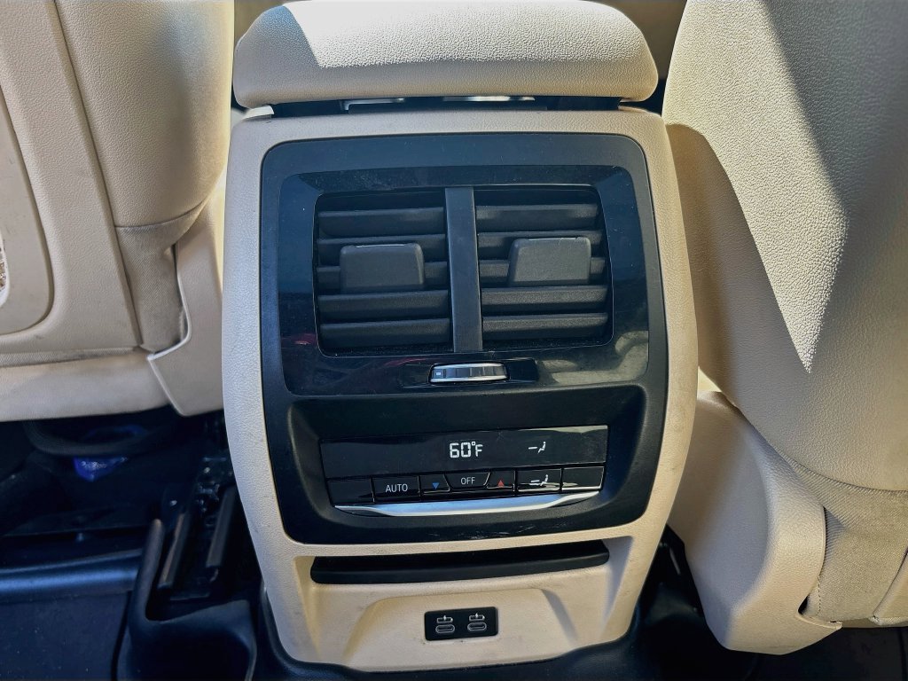 Used 2021 White BMW sDrive30i image 15