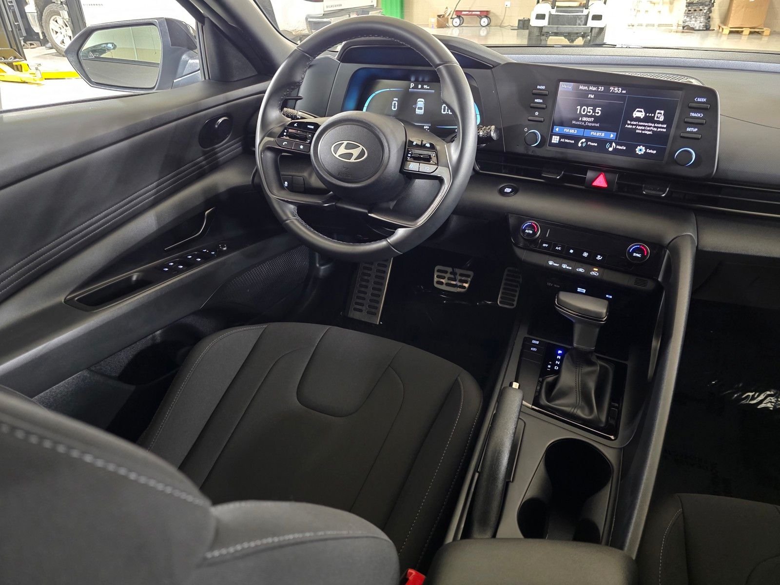 Certified Used 2025 Fluid Metal Hyundai SEL Sport image 18