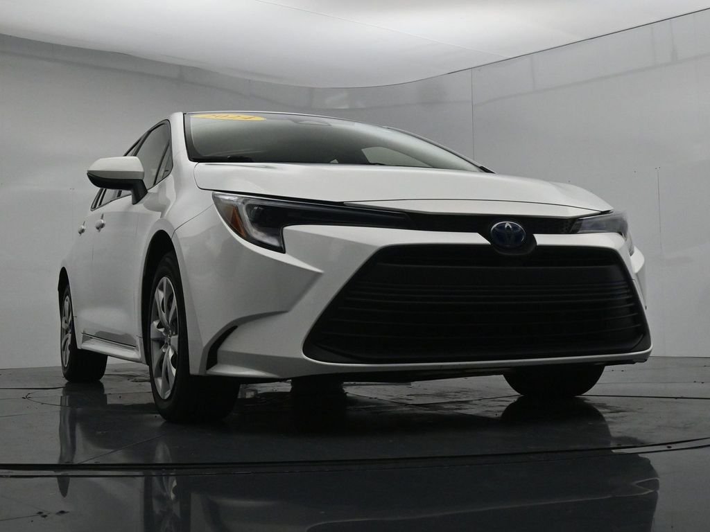 Used 2024 White Toyota LE image 36