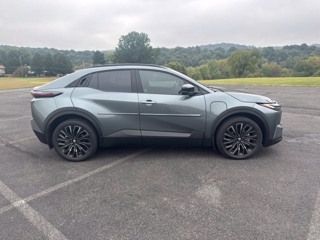 Used 2026  Toyota XSE image 9