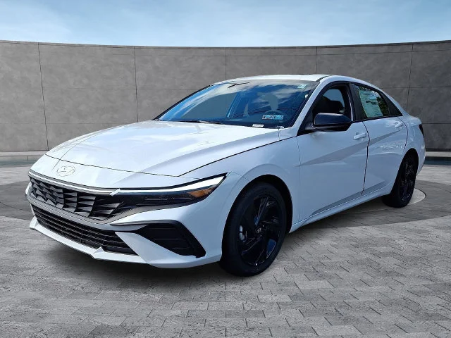 New 2026 White Hyundai SEL Sport image 2