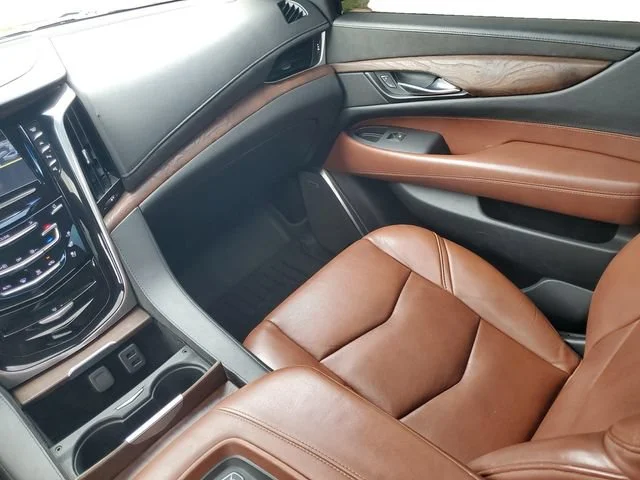 Used 2019 SHADOW METALLIC Cadillac Luxury image 31
