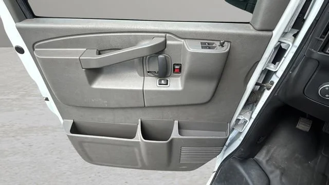 Used 2022 Summit White Chevrolet WT image 18