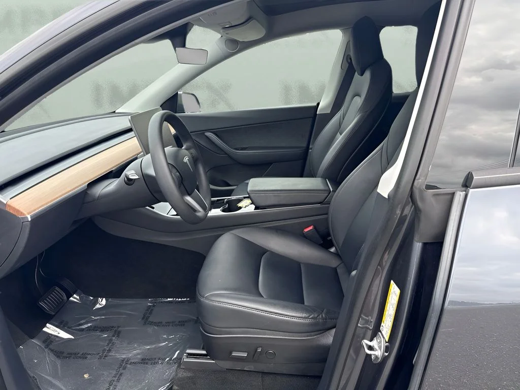 Used 2020 Gray Tesla Long Range image 9