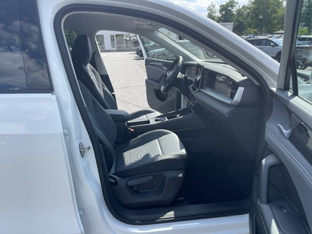 New 2026 Pure White Volkswagen 2.0T SE image 8