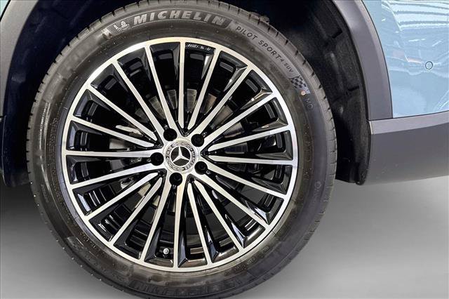 New 2027 Verde Silver Metallic Mercedes-Benz GLC 300 image 59