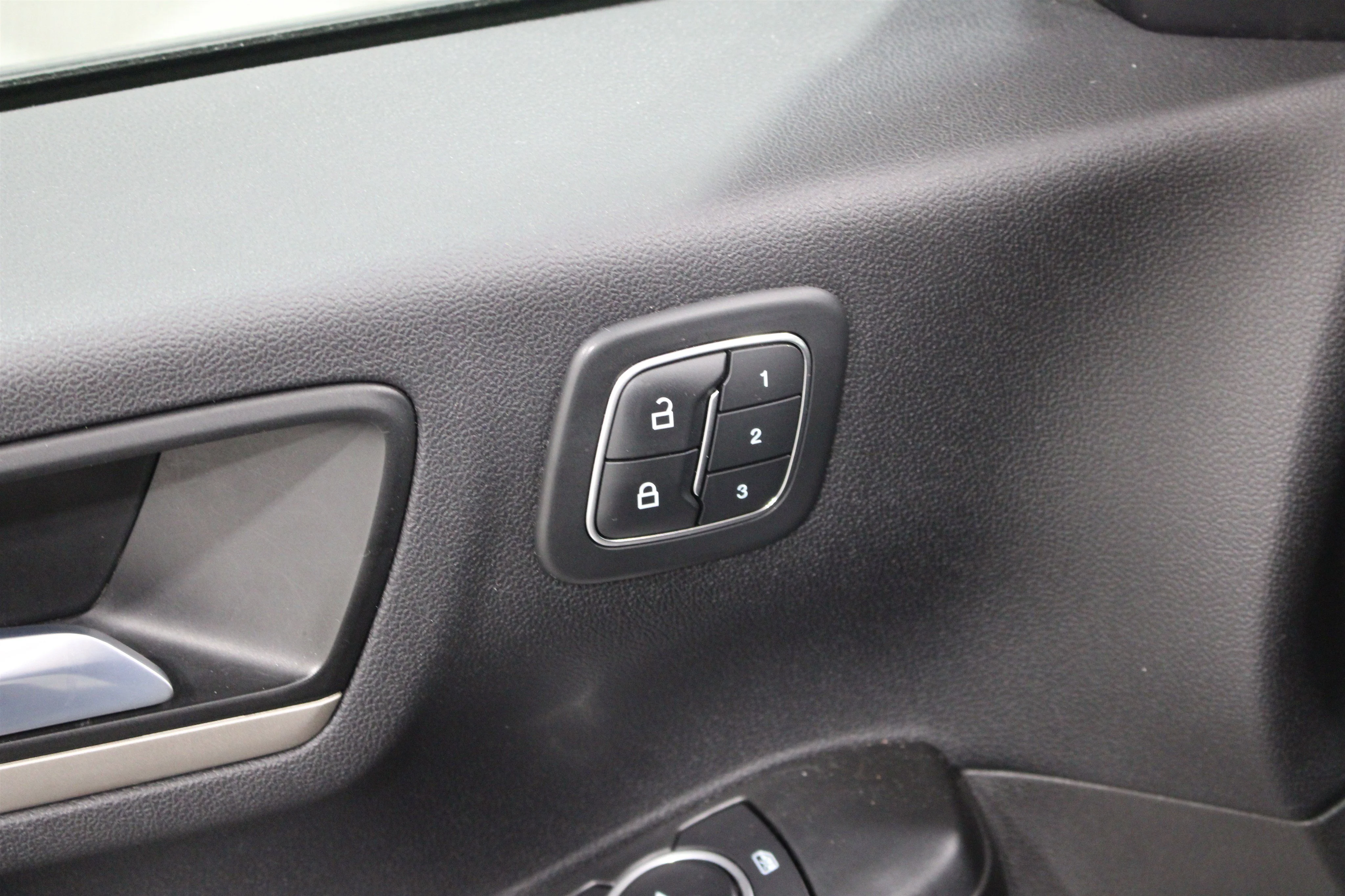 2022 Ford Escape SEL - Photo 8