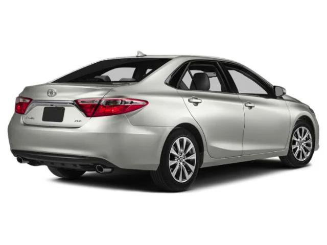 Used 2015 Blizzard Pearl Toyota XLE image 2