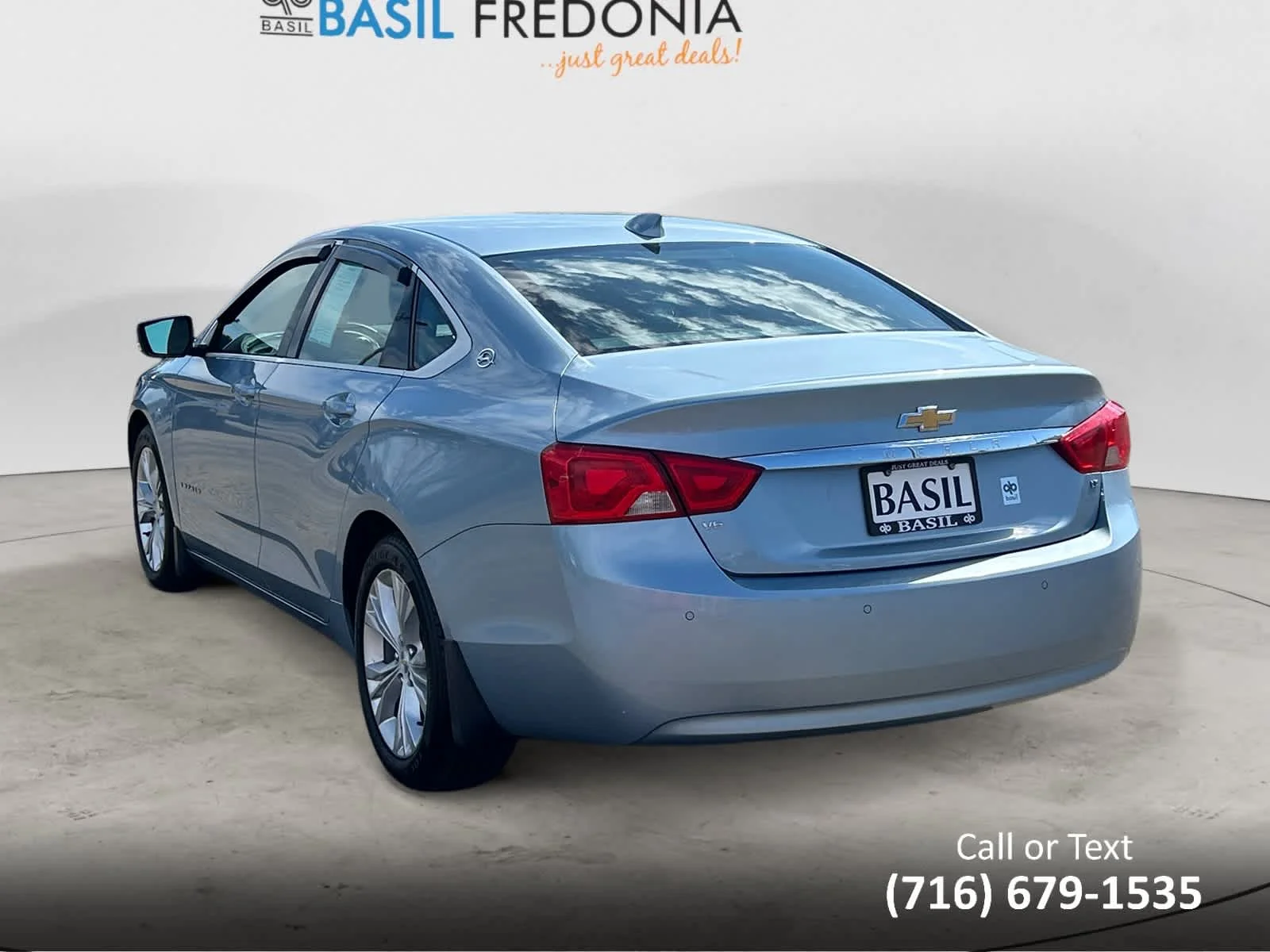 Used 2015 Silver Topaz Metallic Chevrolet LT image 3
