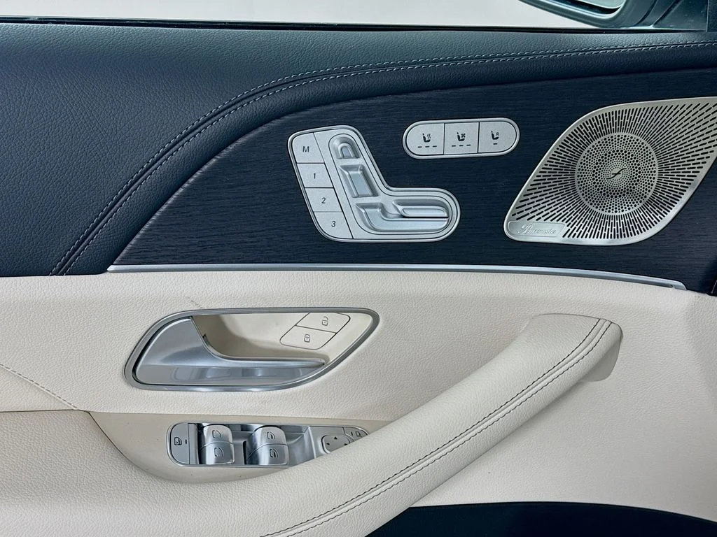 New 2026 MANUFAKTUR Moonlight White Metallic Mercedes-Benz GLE 450 image 19