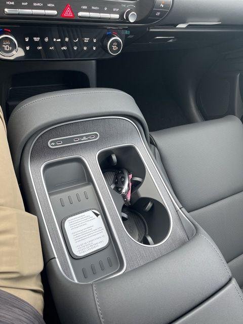 New 2026 Gray Hyundai SEL Premium 7P image 15
