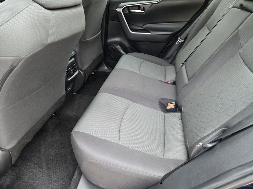 2024 Toyota RAV4 XLE - Photo 19