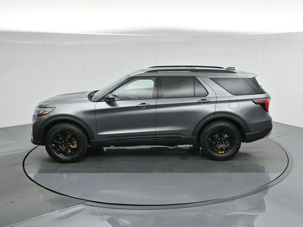 New 2026 Carbonized Gray Metallic Ford Tremor image 50