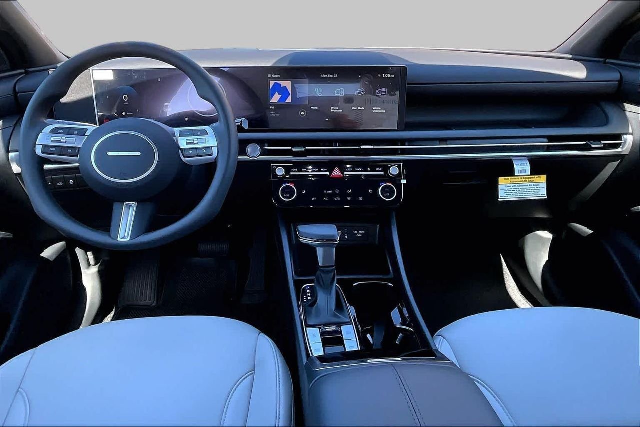 New 2027 Atlas White Hyundai SEL Activity image 5