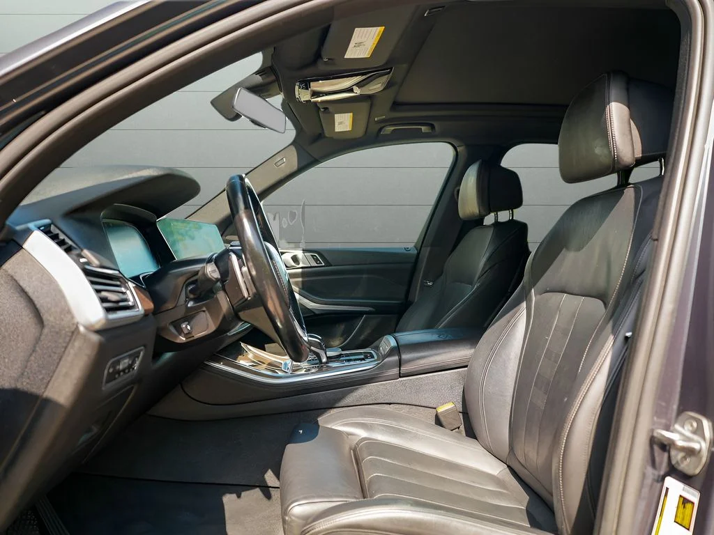 Used 2019 Gray BMW xDrive40i image 46