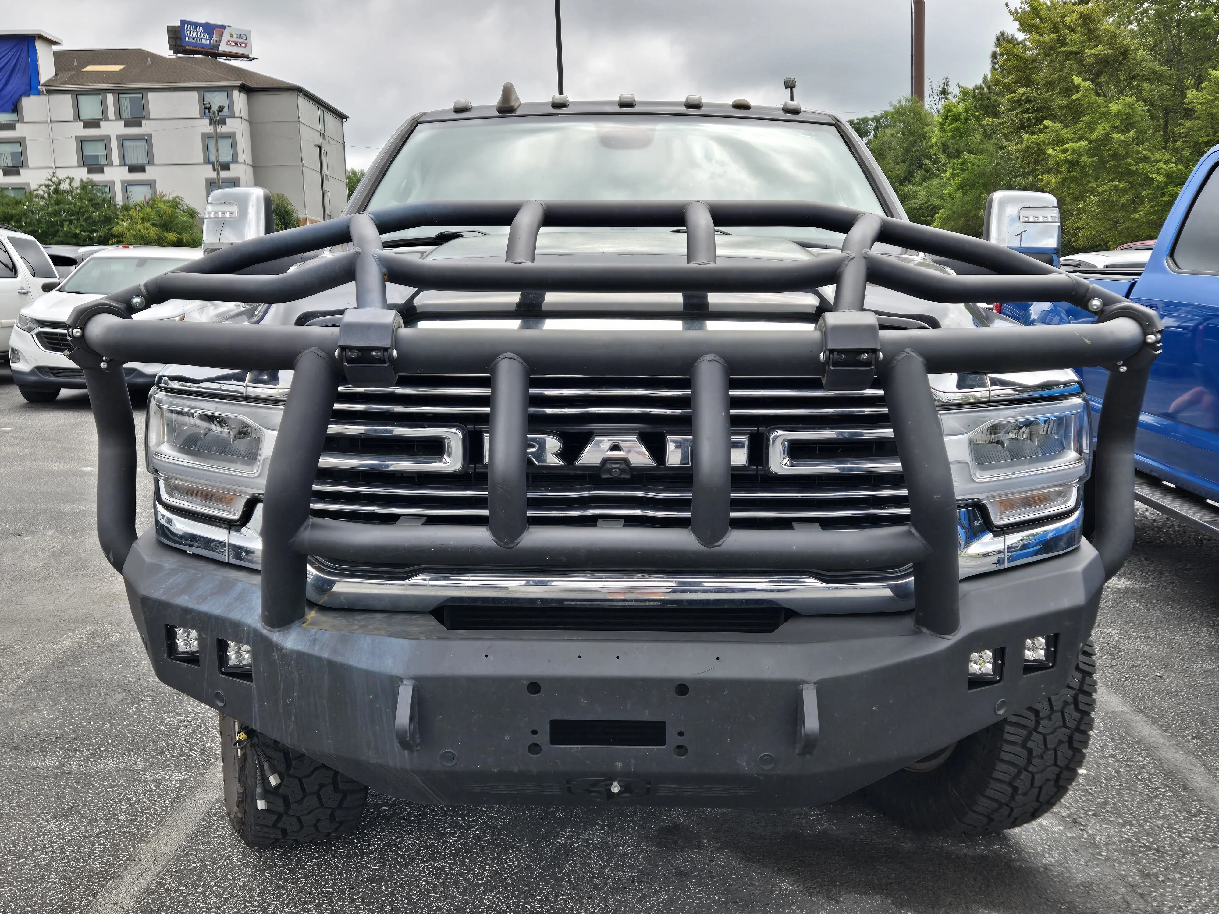 Used 2023 Diamond Black Crystal Pearlcoat Ram Laramie image 2