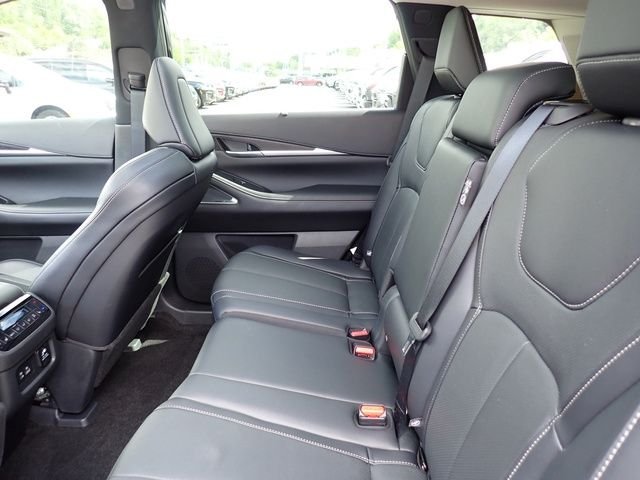 Certified Used 2024 Black INFINITI Sensory image 14