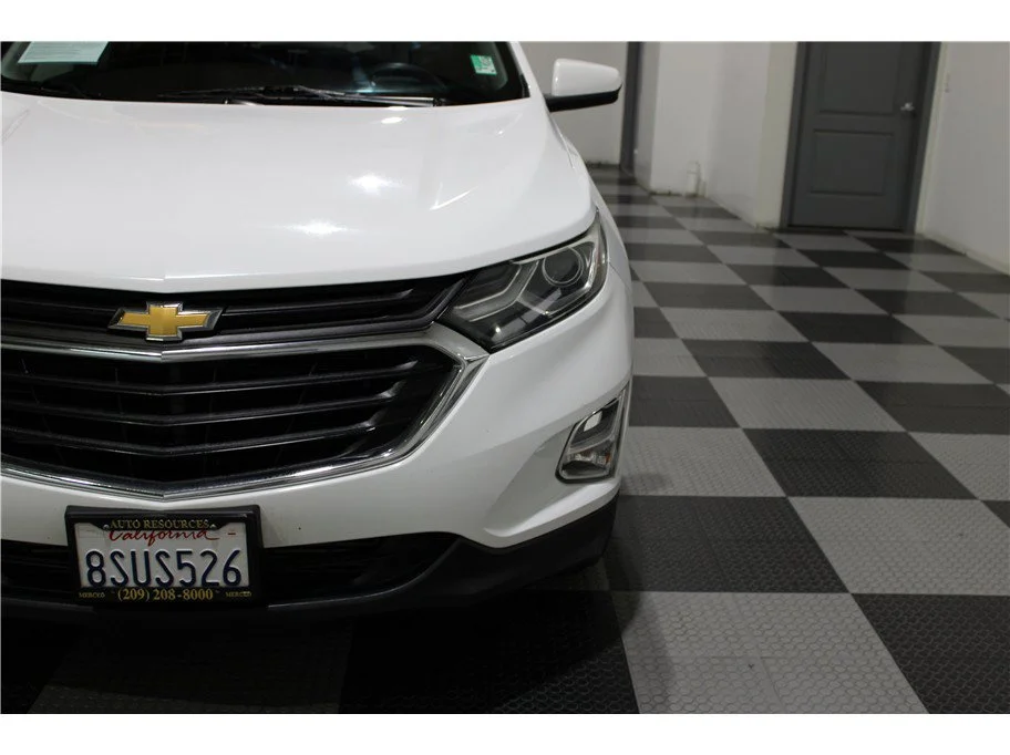 Used 2018 Summit White Chevrolet LT image 8