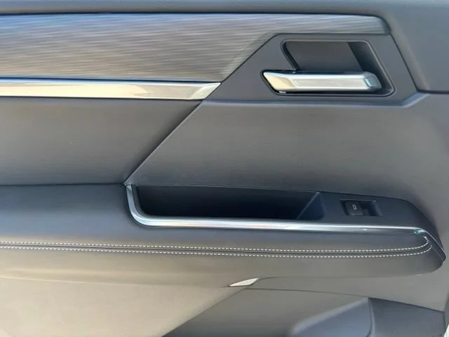 New 2026 Summit White GMC Elevation image 17