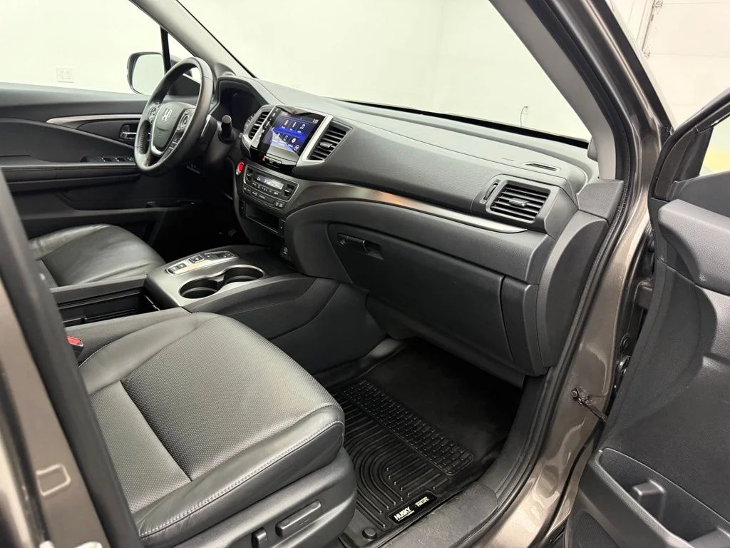 Used 2020  Honda RTL image 34