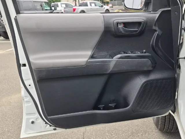Used 2022 White Toyota SR image 19