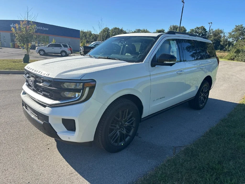 New 2027 White Ford Platinum image 4