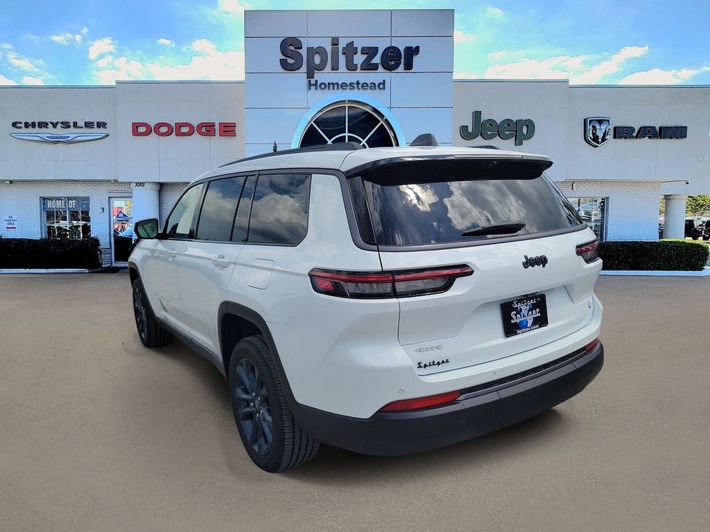 New 2026 Bright White Clear-Coat Exterior Paint Jeep Limited image 3