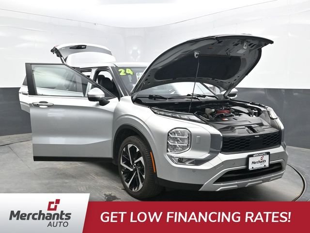 Used 2024 Silver Mitsubishi SE image 43