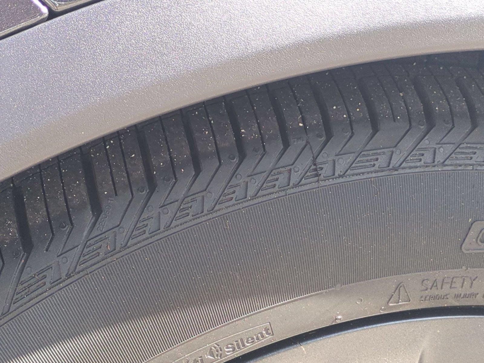 Used 2024  Tesla  image 12
